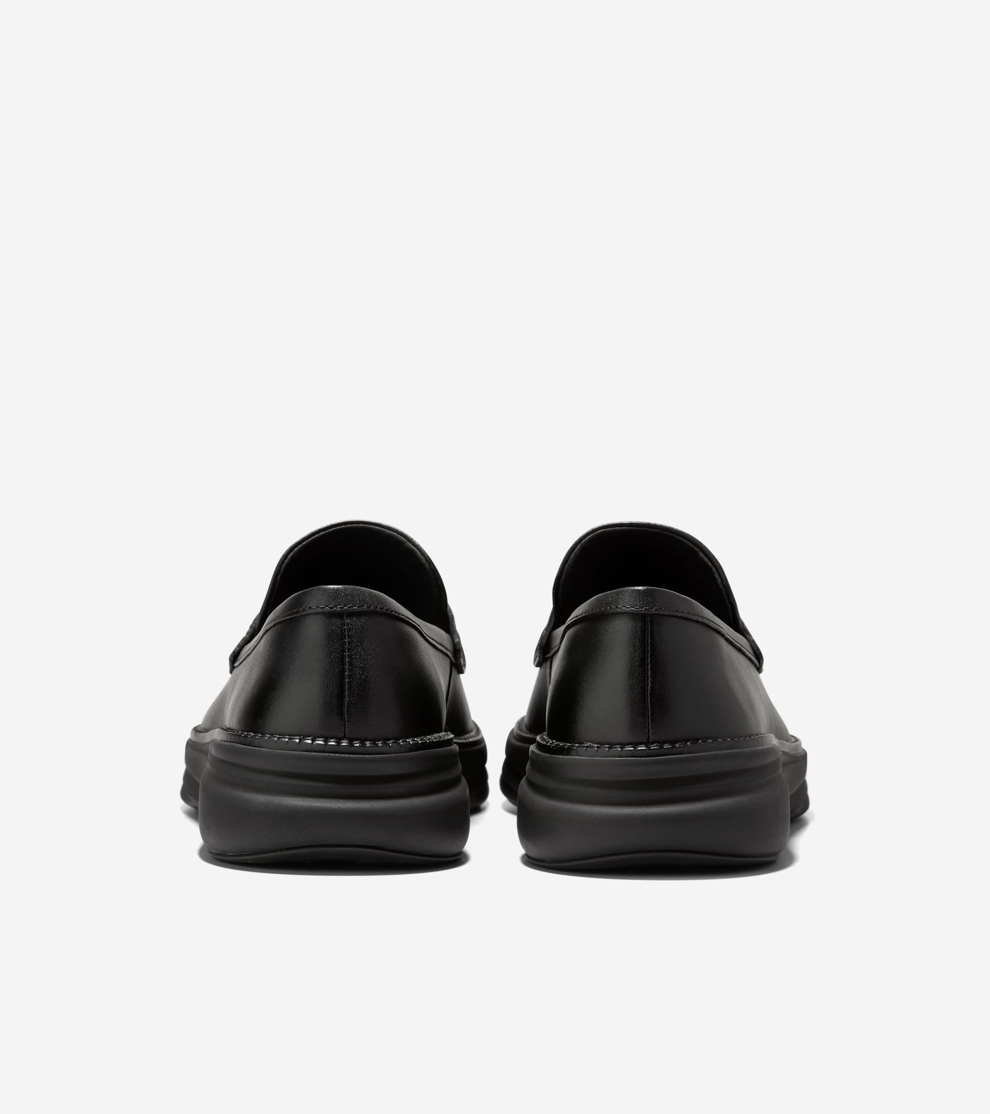 【BLACK】l plate loafers Ezra Black Tumbled Leather Pleated Ruched Loafer - Men's | DUKE +